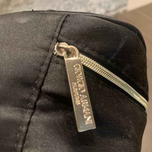 Giorgio Armani parfums cosmetic case - Picture 6 of 10